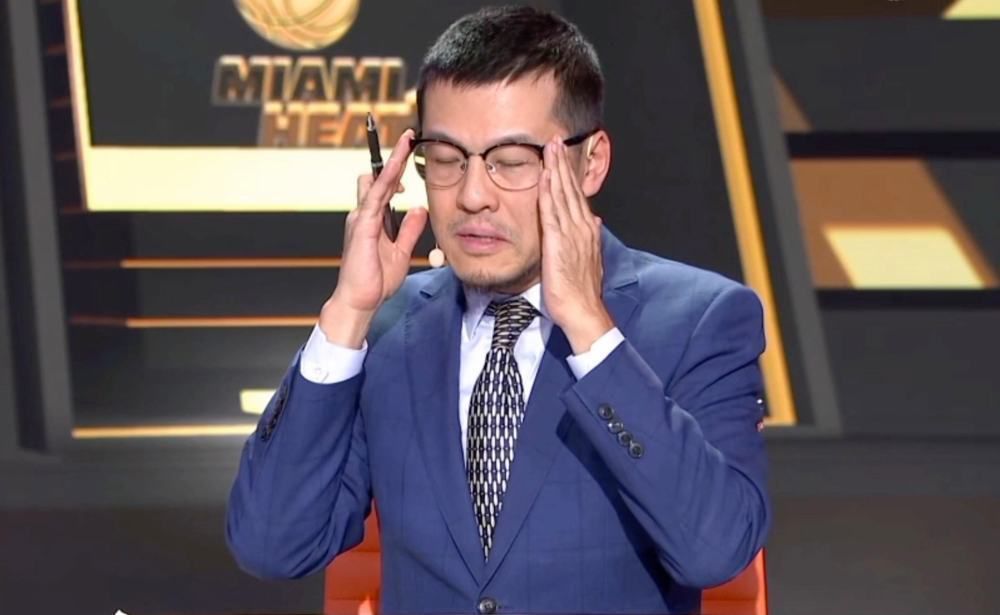 常听朋友们说，看伯格曼的电影简直令人难受、烦躁甚至恶心，沉默三部曲大概就是典型的此类影片。